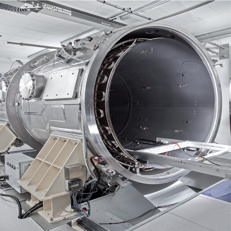 uhv_chamber
