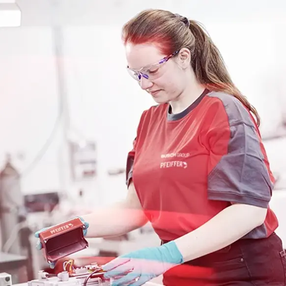 service_worker_product_service_cropped